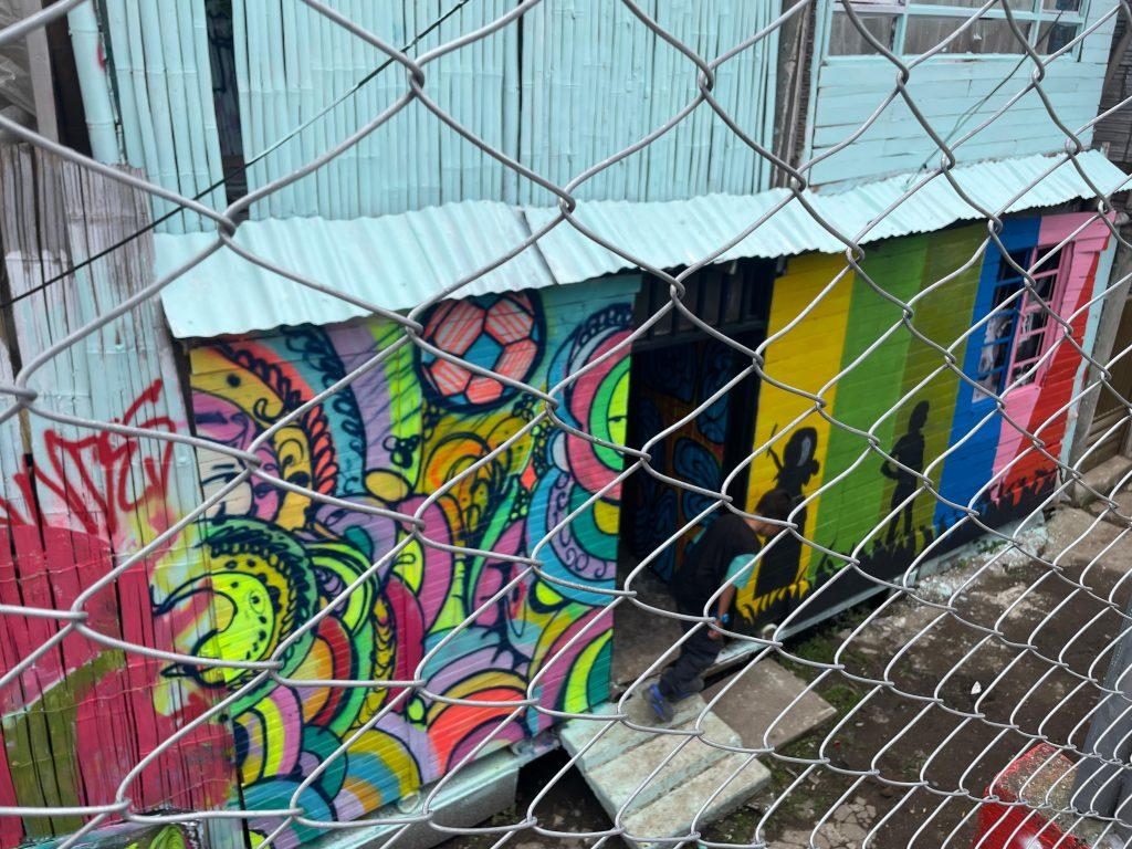 Bajo Andes florece arte memoria y comunidad que pintan un nuevo paisaje (2)