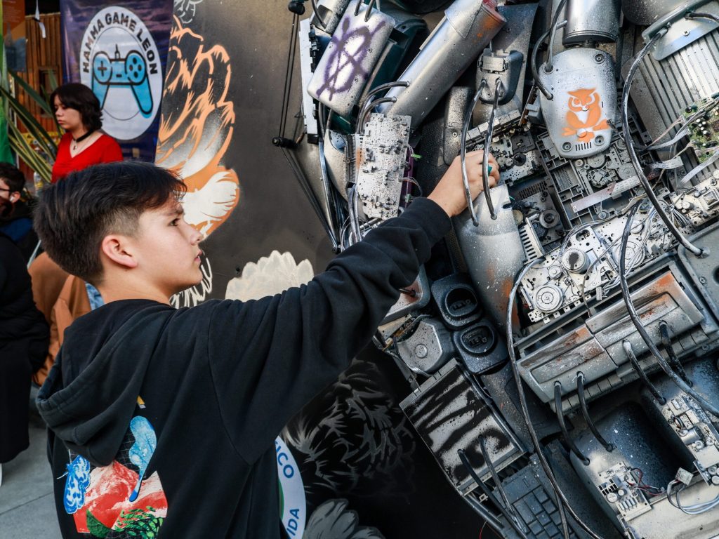 Conexiones vitales, el arte urbano siembra vida en Manizales (4)