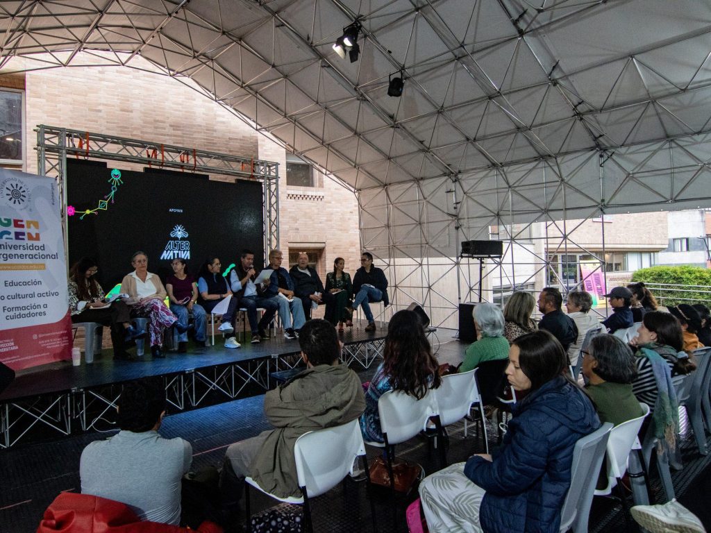 La Feria del Libro de Manizales reúne a 20.000 asistentes en diálogos con escritores (4)