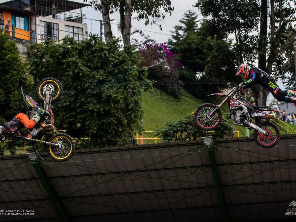 La adrenalina conquistó la Feria de Manizales con el Super Enduro Cross Freestyle (25)