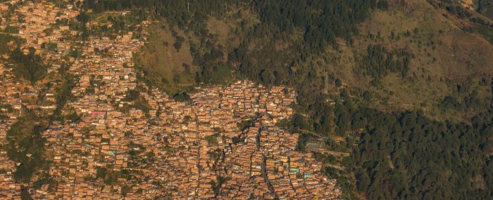 Medellín con bordes al límite (2)