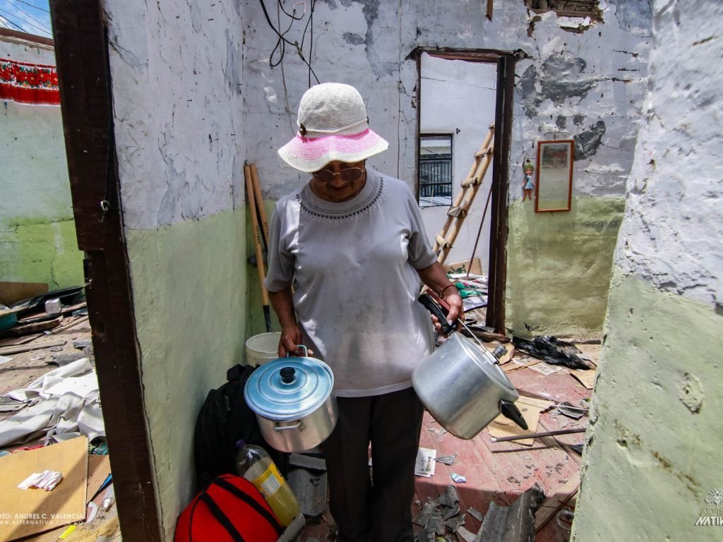 Una casa que se sueña con volver a estar de pie (5)