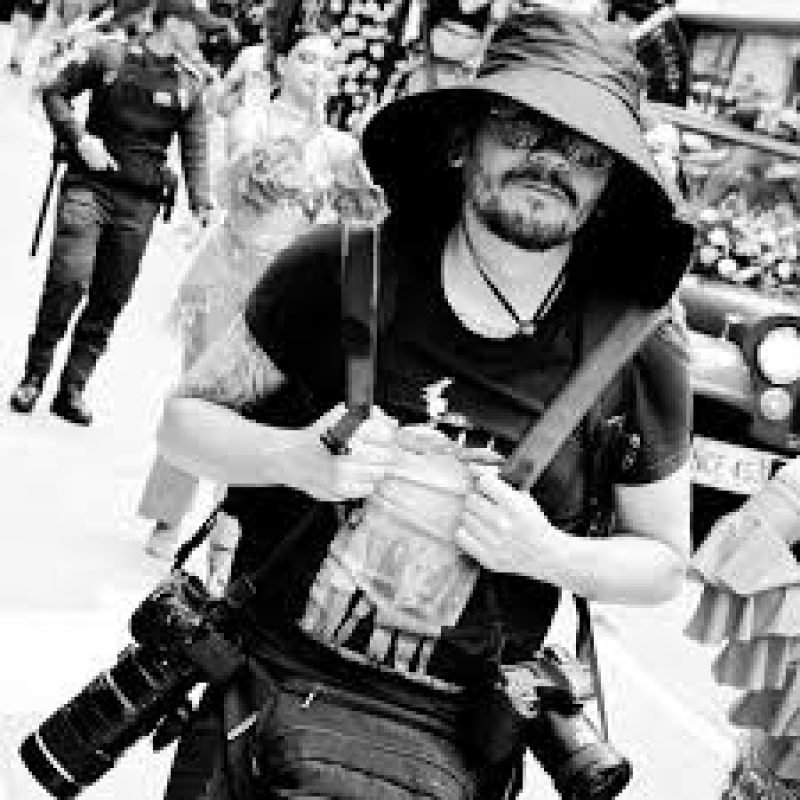 andrescvalencia-mock-profile-photo